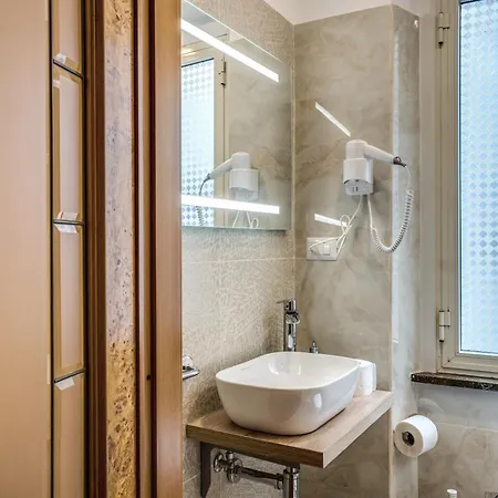 Appartamento Fontana Di Trevi Charming Cir 15280 *