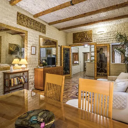 Appartamento Fontana Di Trevi Charming Cir 15280 Roma